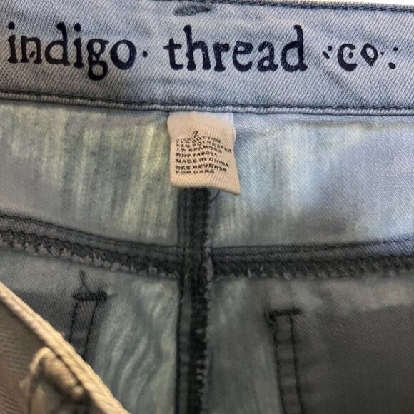 Indigo Thread Co Jeans Womens Size 2 Camo Patch Light Wash Stretch Denim Capri - Picture 5 of 7